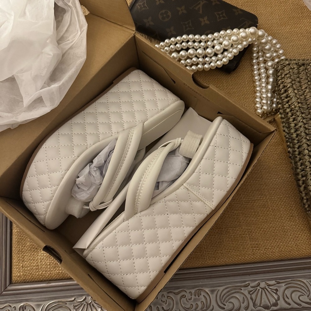 Elegant White Quilted Women's Shoes